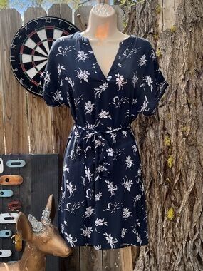Forever 21 Navy and White Floral Wrap Dress